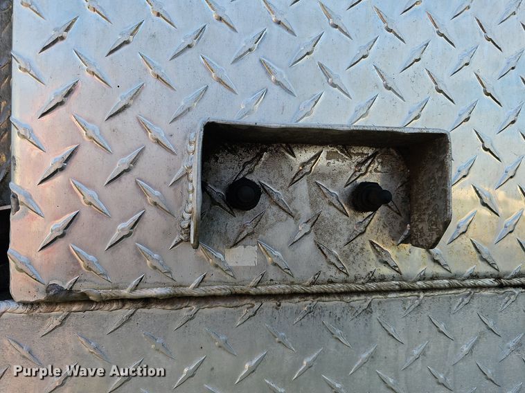 image for item DQ0252 2014 JD Welding & Sandblasting LLC  mobile home toter bed