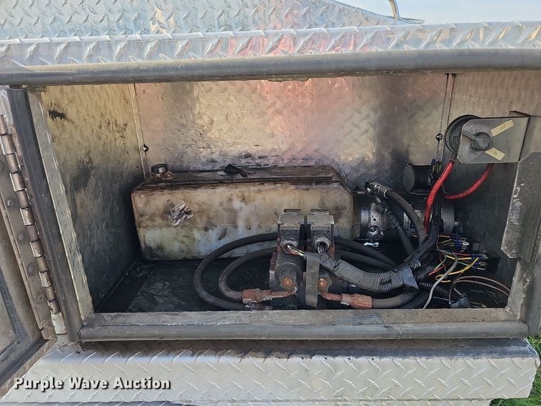 image for item DQ0252 2014 JD Welding & Sandblasting LLC  mobile home toter bed