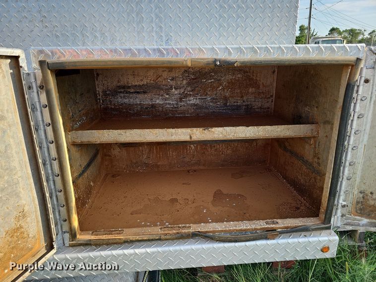 image for item DQ0252 2014 JD Welding & Sandblasting LLC  mobile home toter bed