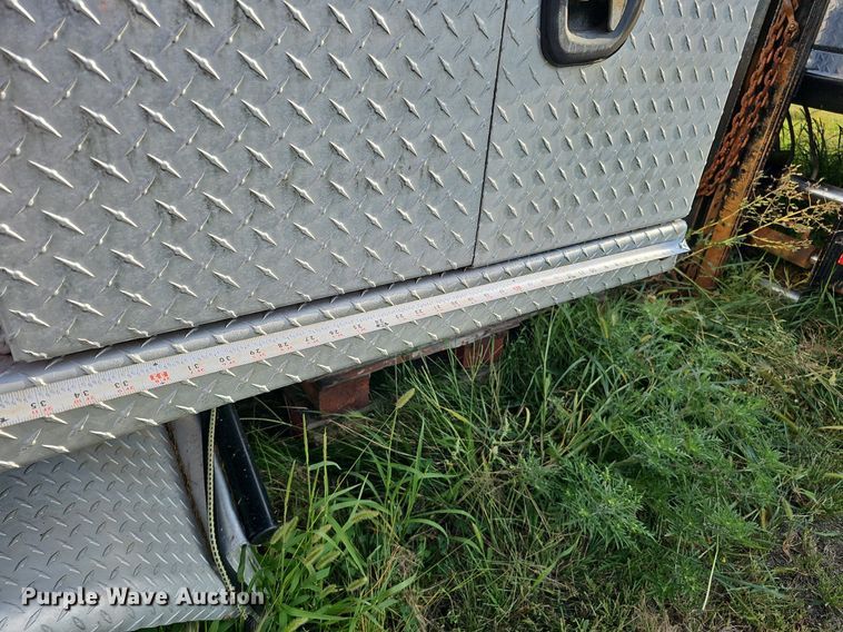 image for item DQ0252 2014 JD Welding & Sandblasting LLC  mobile home toter bed