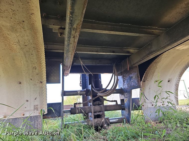 image for item DQ0252 2014 JD Welding & Sandblasting LLC  mobile home toter bed