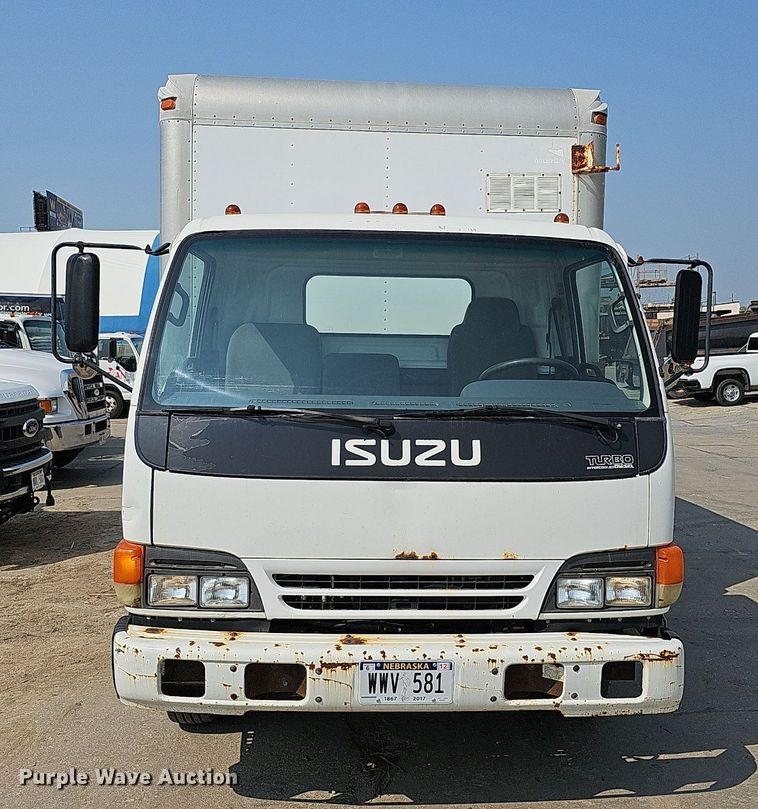 image for item DQ0309 2001 Isuzu NPR  box truck
