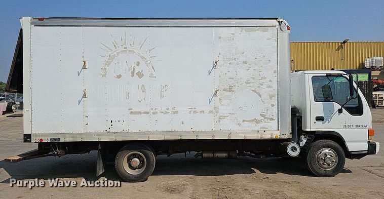 image for item DQ0309 2001 Isuzu NPR  box truck