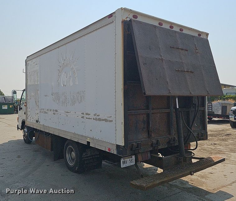 image for item DQ0309 2001 Isuzu NPR  box truck