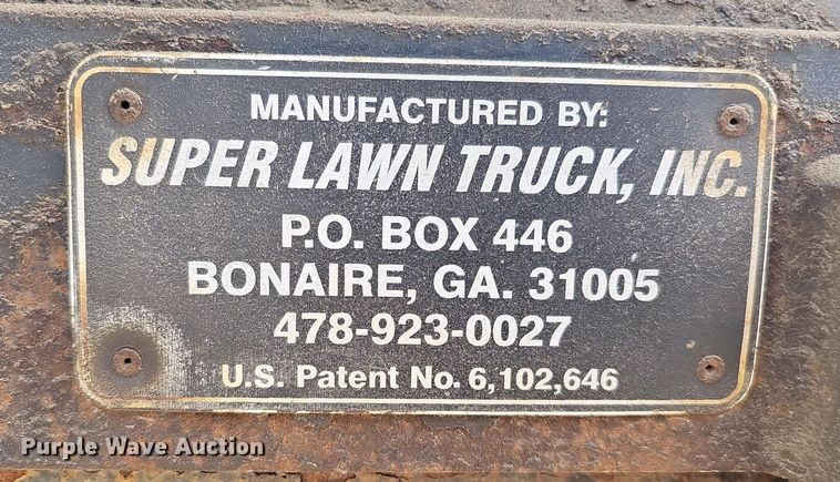 image for item DQ0309 2001 Isuzu NPR  box truck