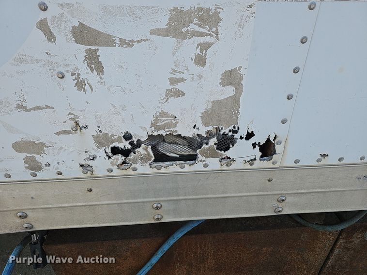 image for item DQ0309 2001 Isuzu NPR  box truck