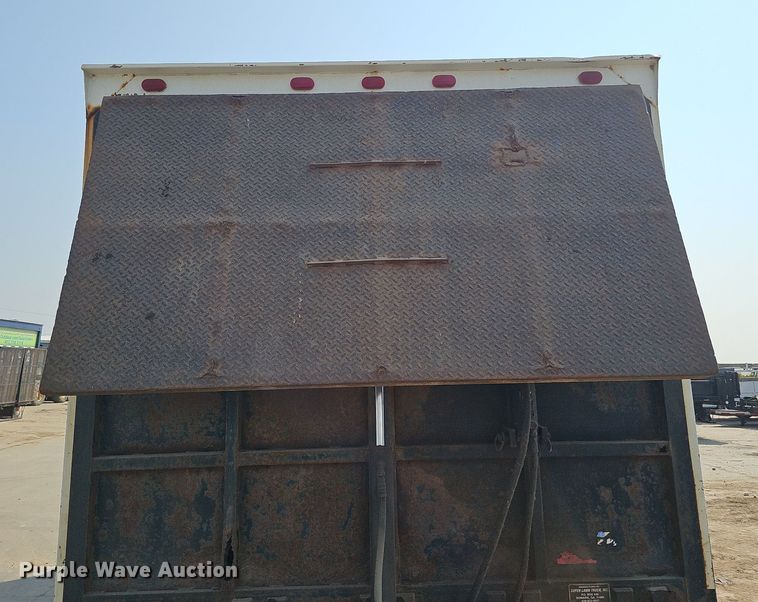 image for item DQ0309 2001 Isuzu NPR  box truck