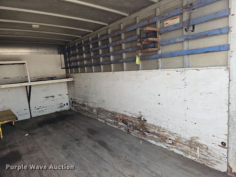 image for item DQ0309 2001 Isuzu NPR  box truck