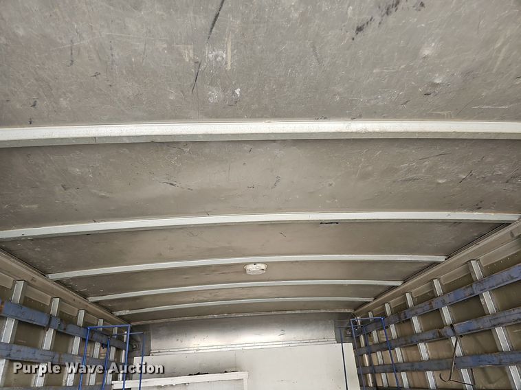 image for item DQ0309 2001 Isuzu NPR  box truck