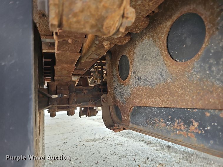 image for item DQ0309 2001 Isuzu NPR  box truck