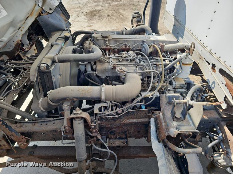 image for item DQ0309 2001 Isuzu NPR  box truck