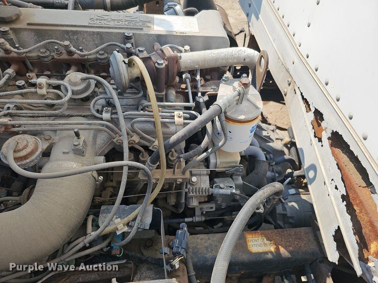 image for item DQ0309 2001 Isuzu NPR  box truck