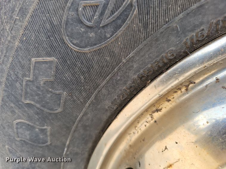 image for item DQ0309 2001 Isuzu NPR  box truck