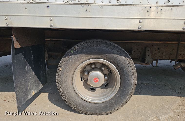 image for item DQ0309 2001 Isuzu NPR  box truck