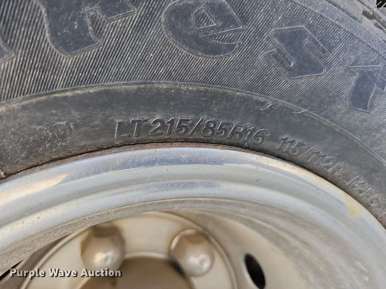 image for item DQ0309 2001 Isuzu NPR  box truck