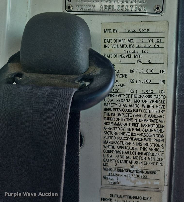 image for item DQ0309 2001 Isuzu NPR  box truck