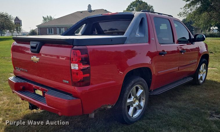 image for item DQ0313 2007 Chevrolet Avalanche LTZ  Crew Cab pickup truck