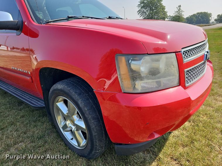image for item DQ0313 2007 Chevrolet Avalanche LTZ  Crew Cab pickup truck