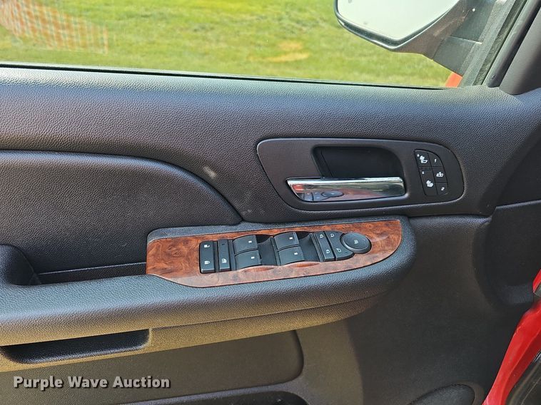 image for item DQ0313 2007 Chevrolet Avalanche LTZ  Crew Cab pickup truck