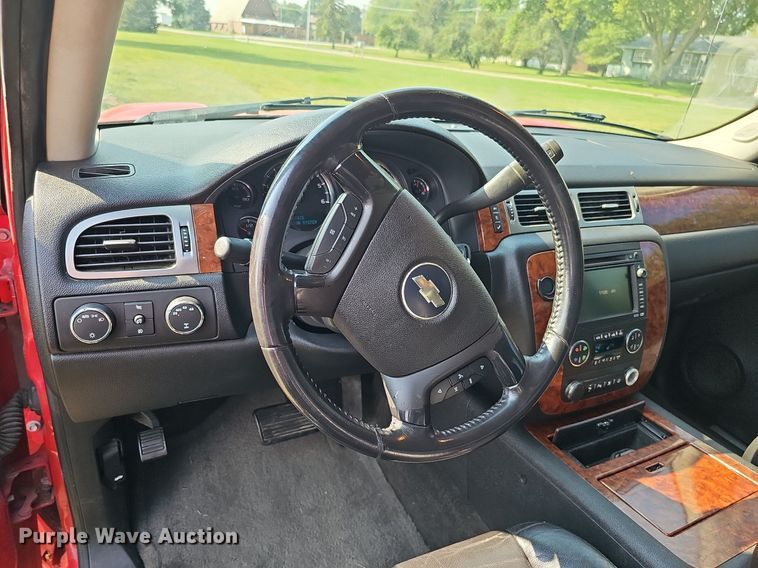 image for item DQ0313 2007 Chevrolet Avalanche LTZ  Crew Cab pickup truck