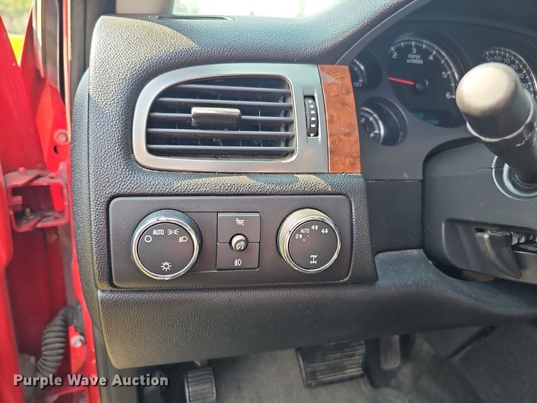 image for item DQ0313 2007 Chevrolet Avalanche LTZ  Crew Cab pickup truck