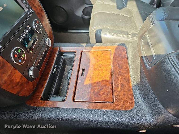 image for item DQ0313 2007 Chevrolet Avalanche LTZ  Crew Cab pickup truck