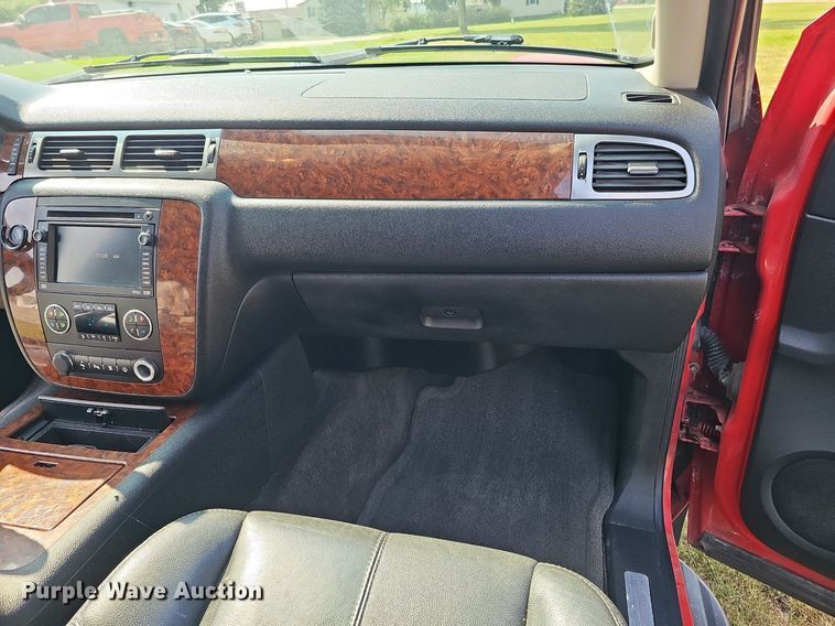 image for item DQ0313 2007 Chevrolet Avalanche LTZ  Crew Cab pickup truck