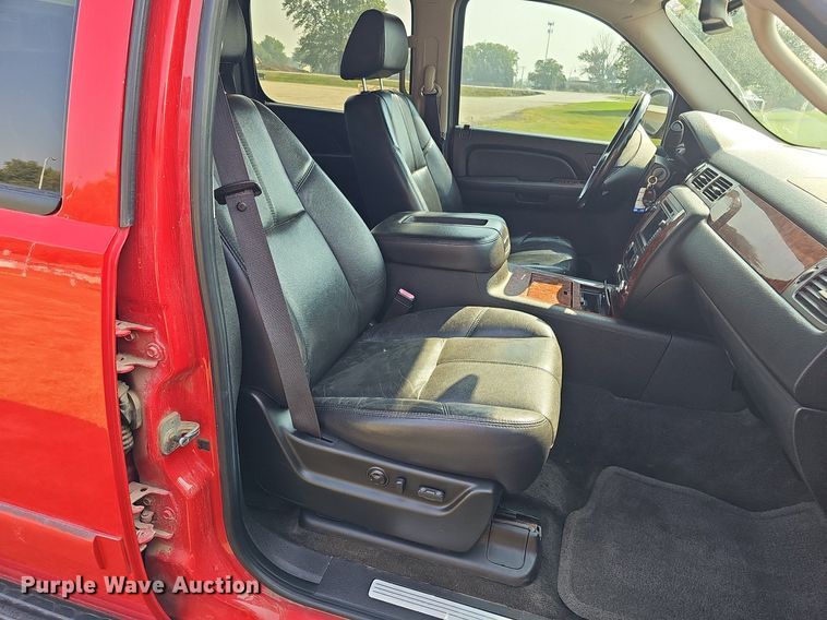 image for item DQ0313 2007 Chevrolet Avalanche LTZ  Crew Cab pickup truck