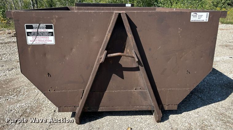 image for item DQ0929 Roll-off dumpster
