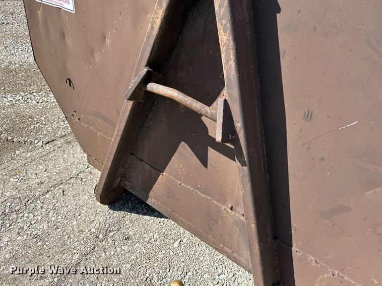 image for item DQ0929 Roll-off dumpster