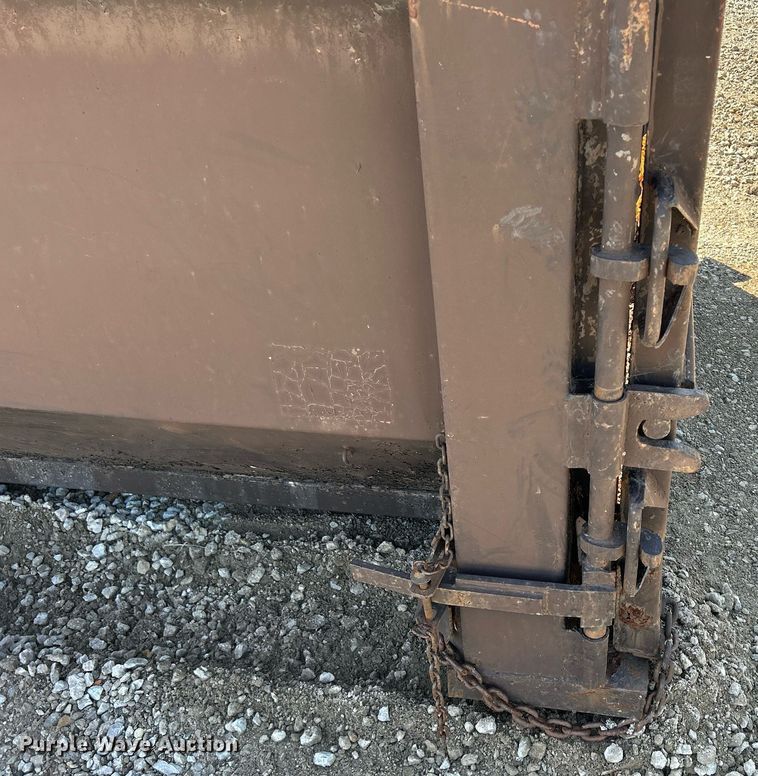 image for item DQ0929 Roll-off dumpster