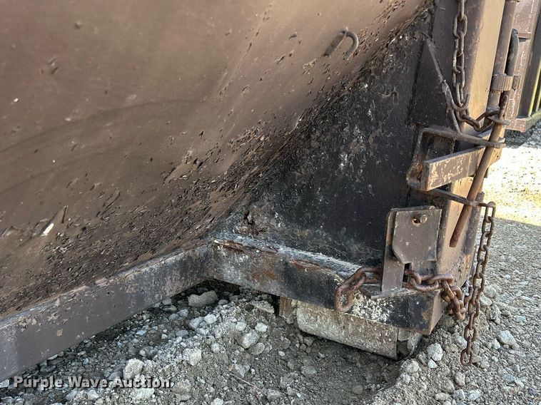 image for item DQ0929 Roll-off dumpster