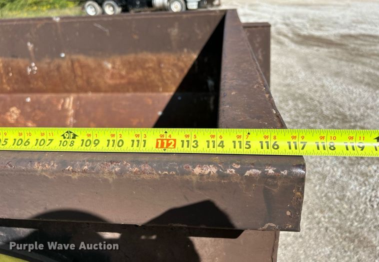 image for item DQ0929 Roll-off dumpster