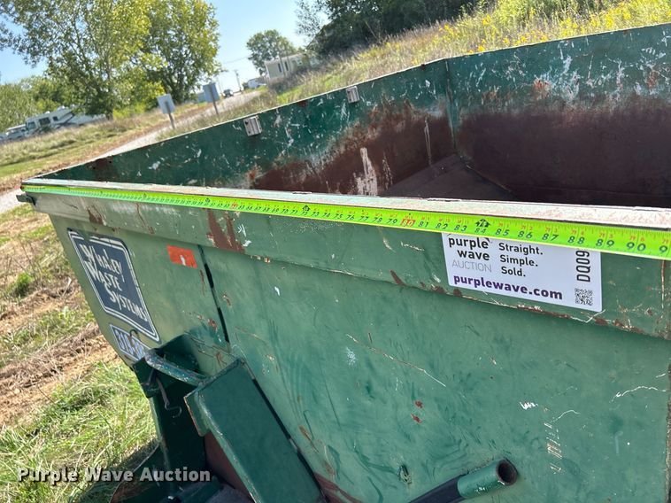 image for item DQ0930 Roll-off dumpster