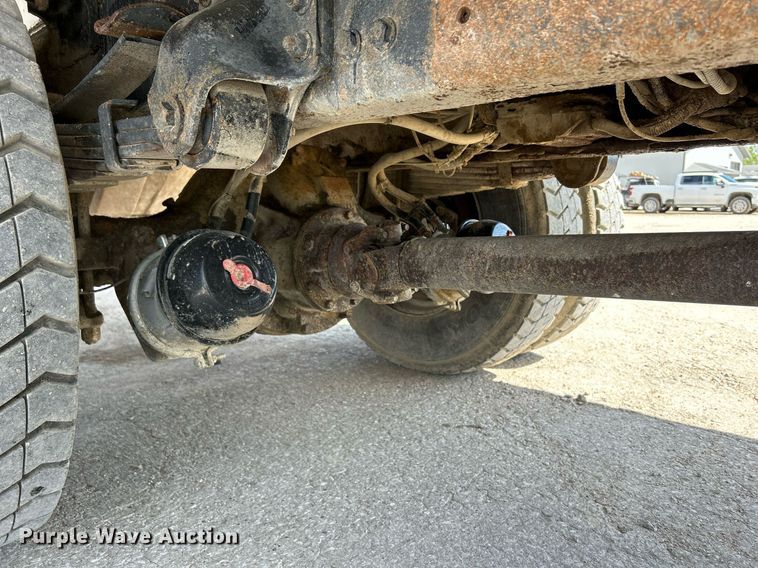 image for item DQ0931 2003 Freightliner Business Class M2  refuse truck