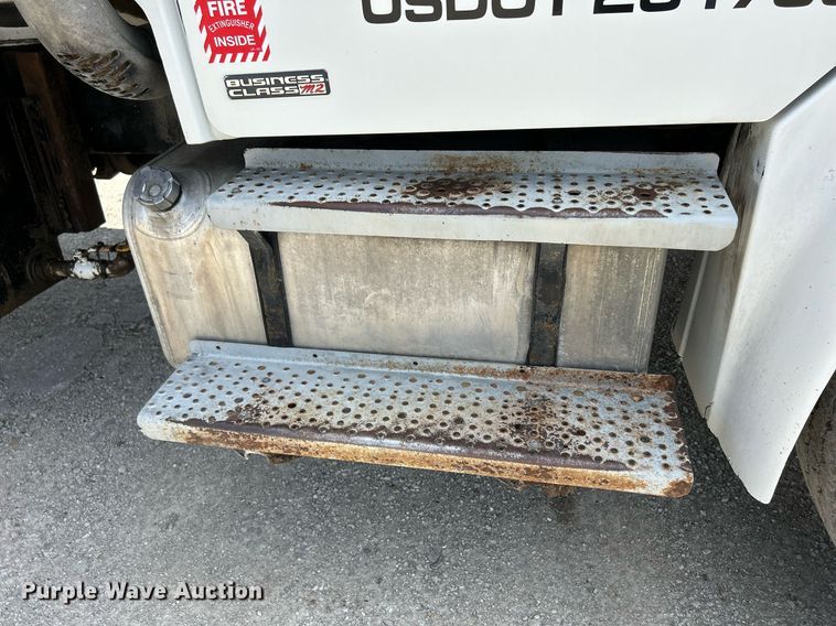 image for item DQ0931 2003 Freightliner Business Class M2  refuse truck