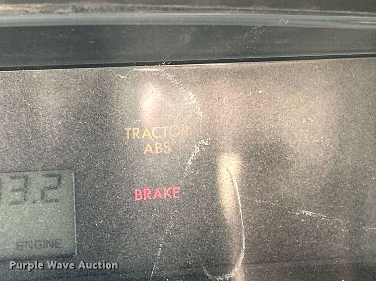 image for item DQ0931 2003 Freightliner Business Class M2  refuse truck