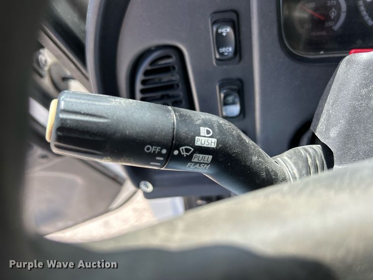 image for item DQ0931 2003 Freightliner Business Class M2  refuse truck