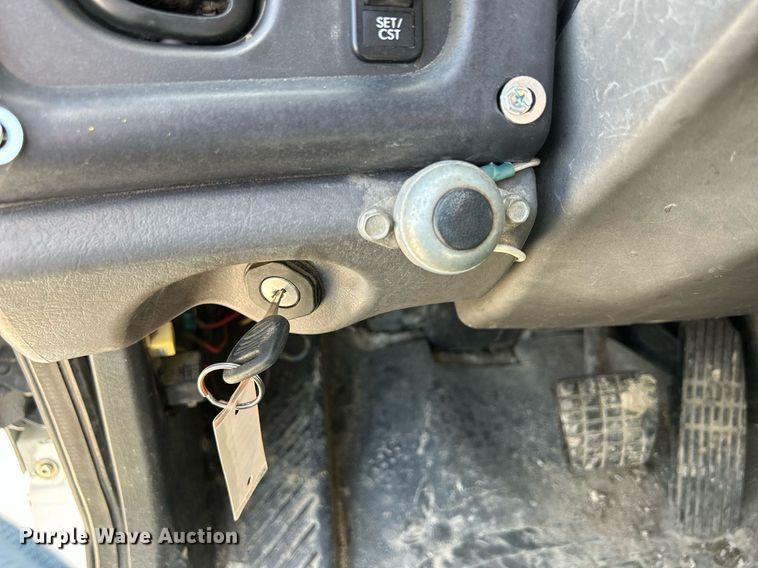 image for item DQ0931 2003 Freightliner Business Class M2  refuse truck