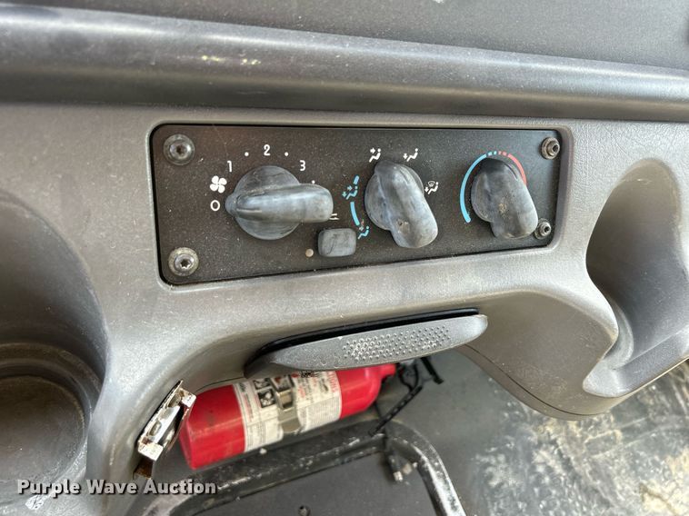 image for item DQ0931 2003 Freightliner Business Class M2  refuse truck