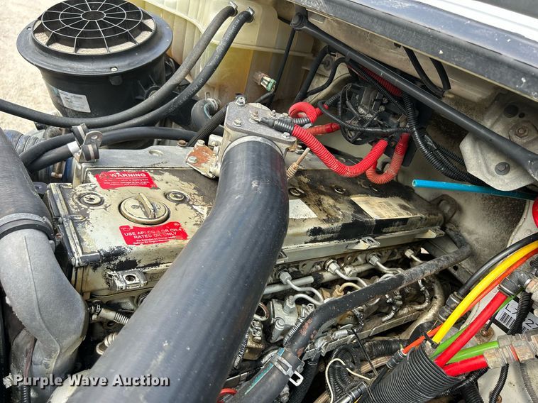 image for item DQ0931 2003 Freightliner Business Class M2  refuse truck