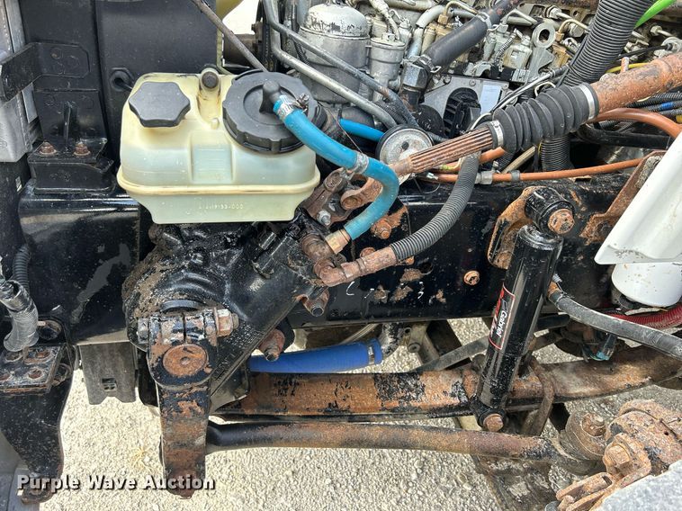 image for item DQ0931 2003 Freightliner Business Class M2  refuse truck