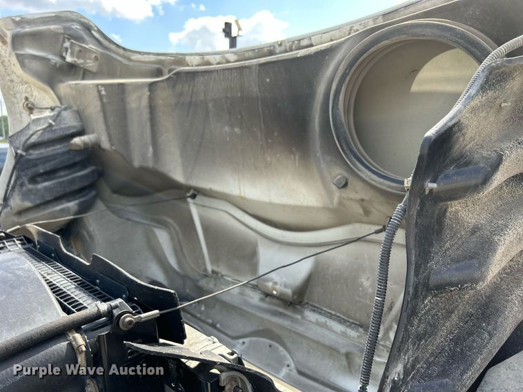 image for item DQ0931 2003 Freightliner Business Class M2  refuse truck