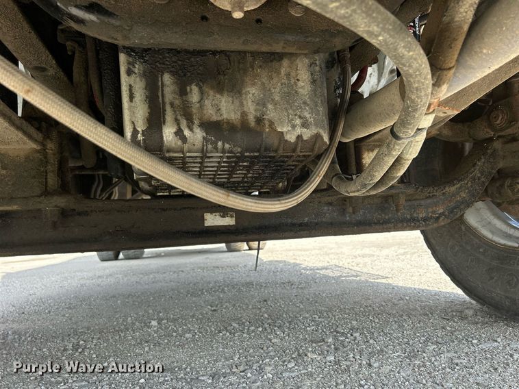 image for item DQ0931 2003 Freightliner Business Class M2  refuse truck