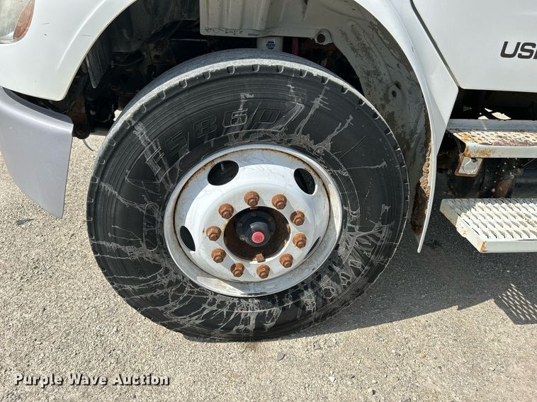 image for item DQ0931 2003 Freightliner Business Class M2  refuse truck