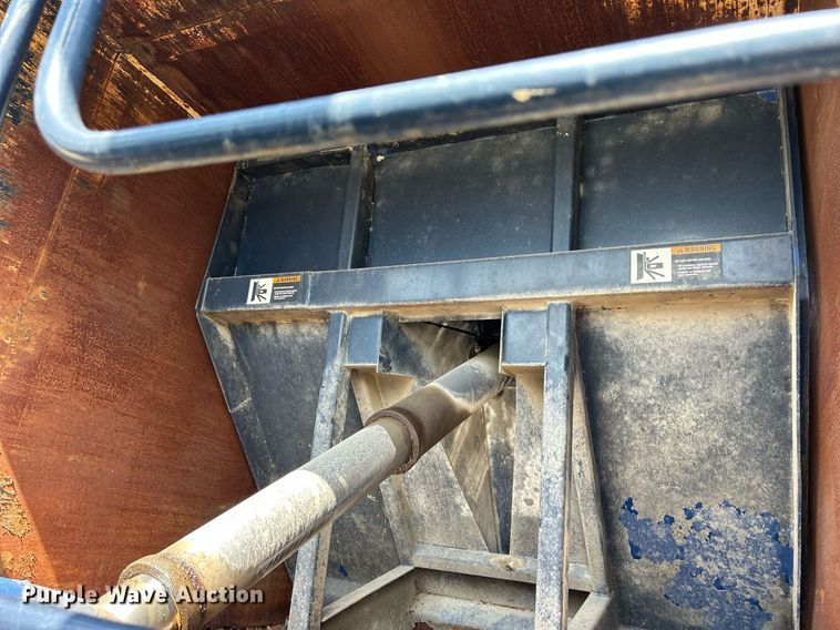 image for item DQ0932 2001 Mack LE613  refuse truck