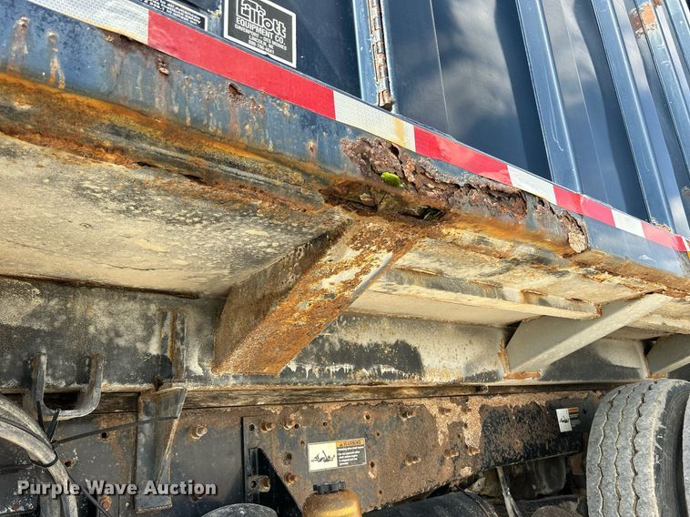 image for item DQ0932 2001 Mack LE613  refuse truck