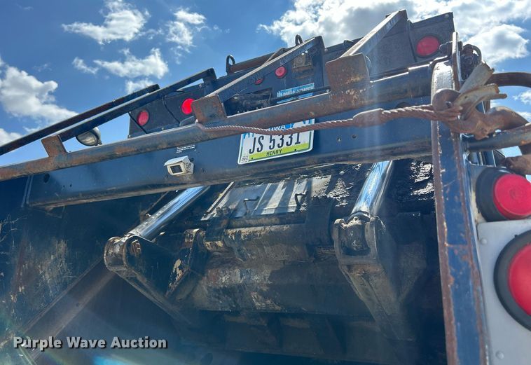image for item DQ0932 2001 Mack LE613  refuse truck