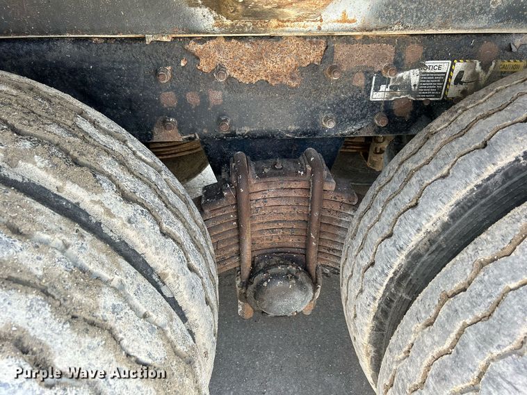 image for item DQ0932 2001 Mack LE613  refuse truck