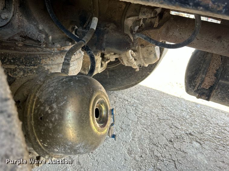 image for item DQ0932 2001 Mack LE613  refuse truck